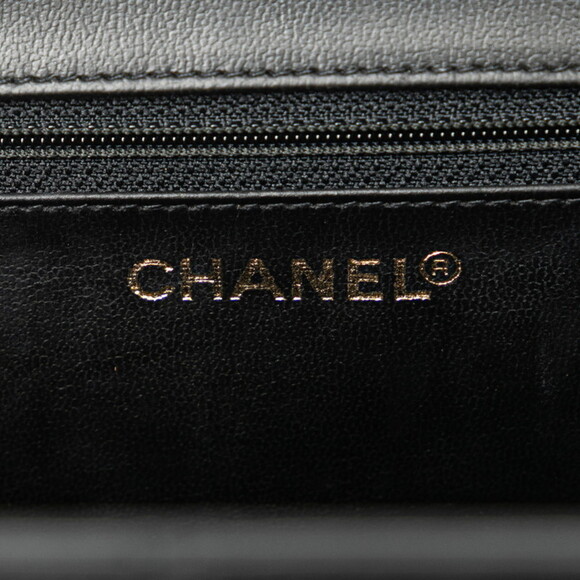 Chanel CC Vanity Case Leather Shoulder Bag in Good condition - Picture 7 of 11
